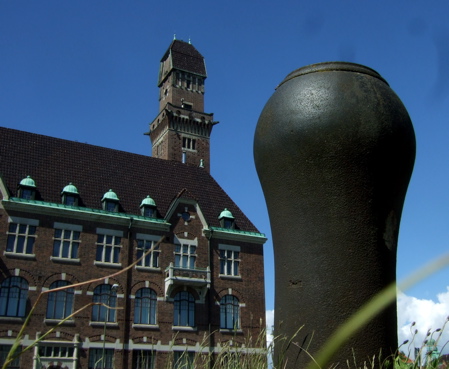 Tornhuset och pollaren