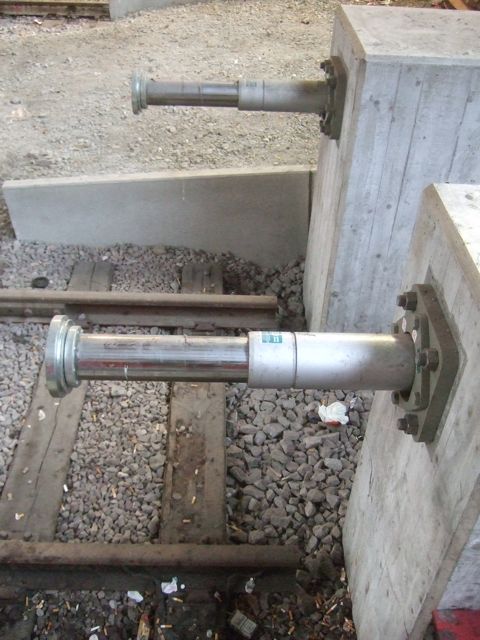 Tjejer som stötdämpare?