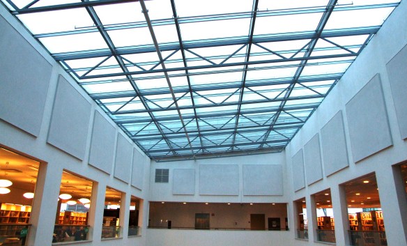 Glastak över lärarutbildningens ljusgård