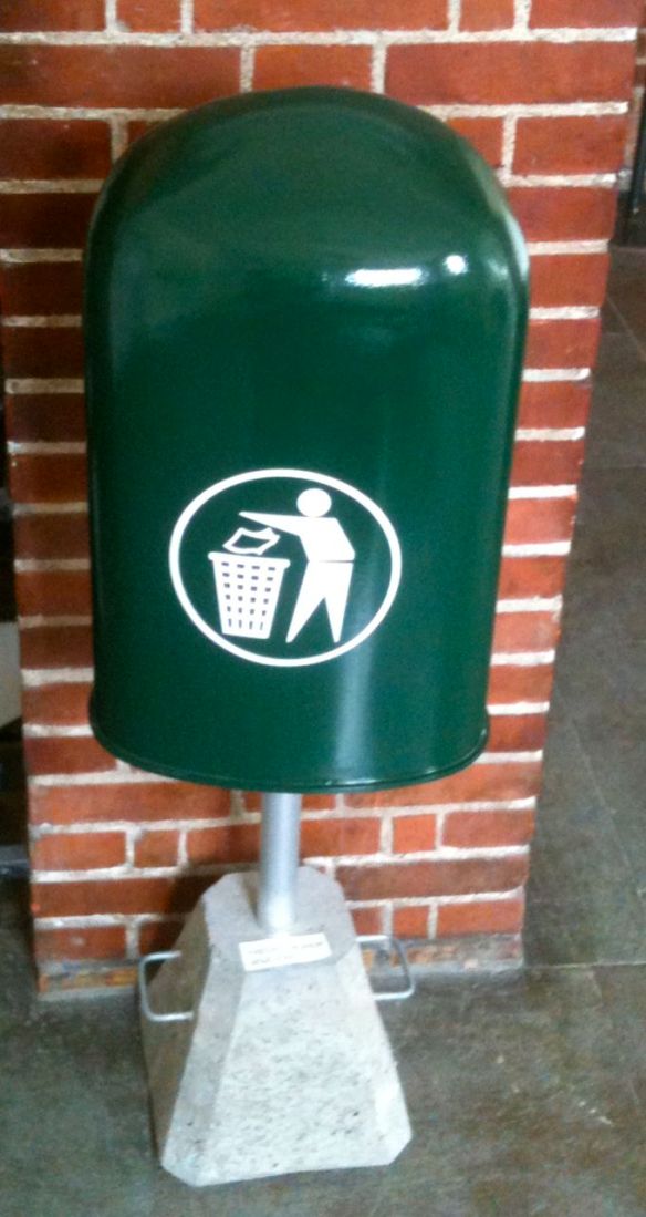 korg Från Valnöt och Kaprifol i Hammenhög